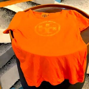 Tory Burch women’s orange tea with gold emblem size medium one once